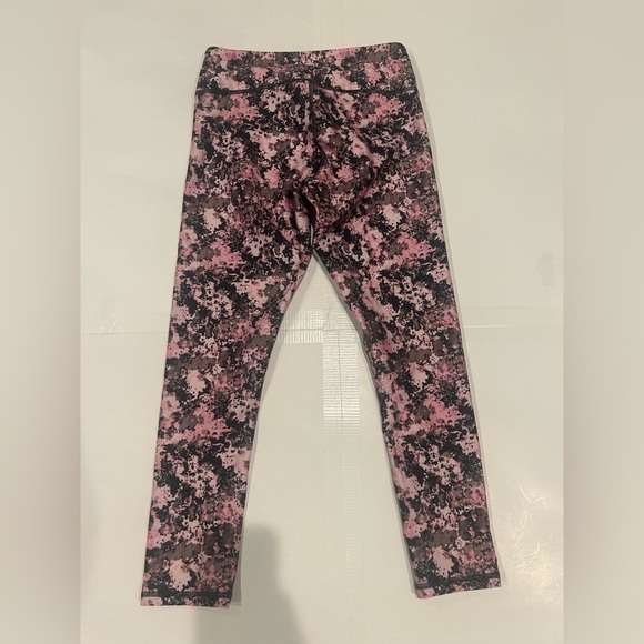 Fabletics Powerlex Salar Capri Cropped Leggings Women’s XS Printed Yoga Running - Picture 2 of 9